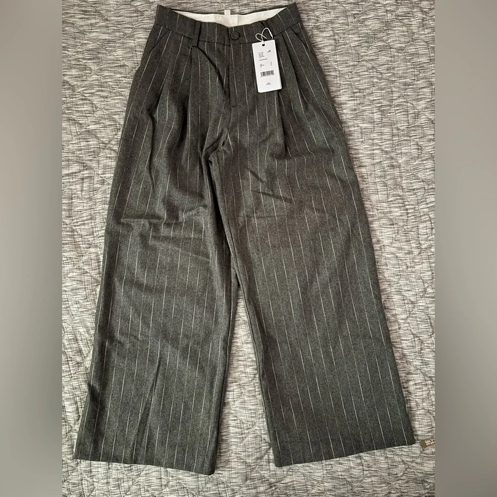 LeAL.X High Rise Wide Leg Gray Stripped Trousers Sz 8 NWT | High Rise Trousers- - Picture 8 of 9